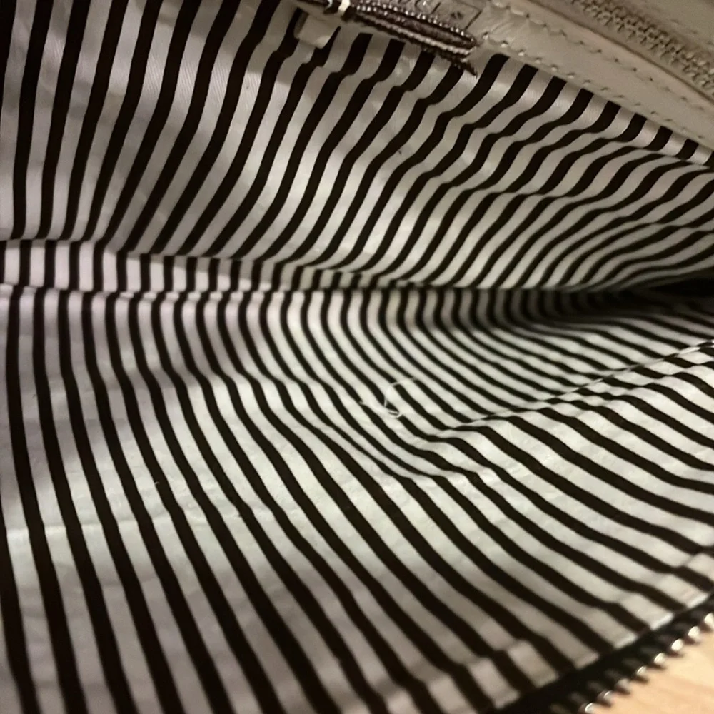 Henri Bendel New York Black makeup Bag clutch purse NEW‎